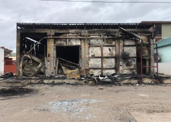 Rioters Destroy and Steal in Maputo Banks