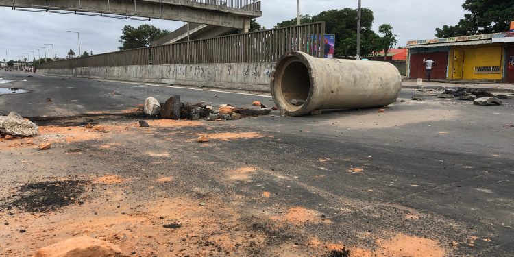 Moçambique entre Grades Abertas e Uma Segurança Fechada