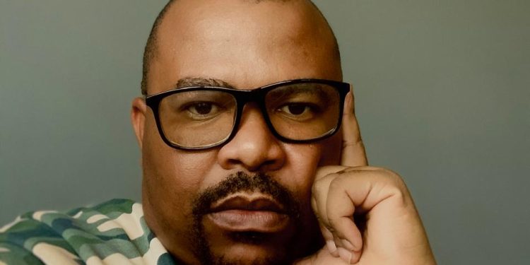 Um Comunicado Estranho