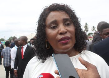 Ministra da Educação Promete Distribuição de Livros Escolares Gratuitos no Primeiro Trimestre