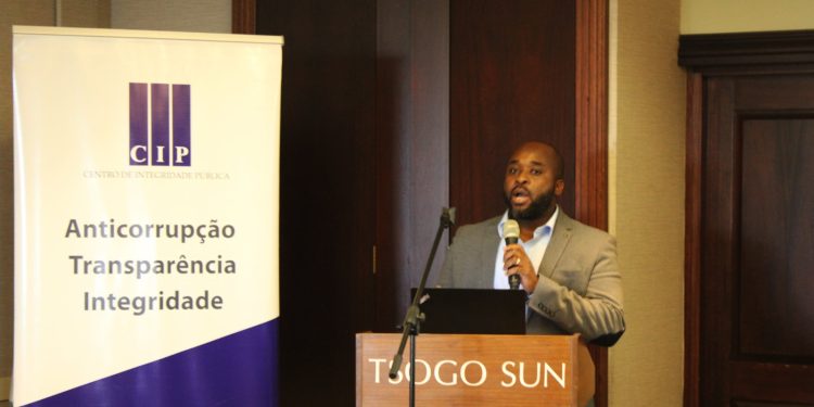 Negociação de Novos Contratos de Mega Projectos Deve Ser Mais Transparente, Afirma Especialista