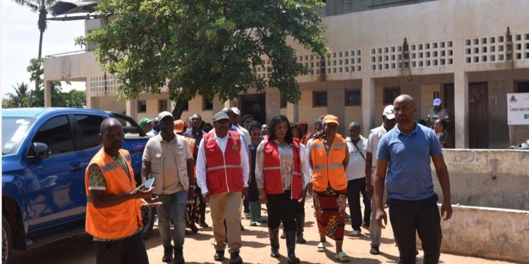 Moçambique adia início do ano escolar devido às cheias que afectam mais de 420 mil alunos