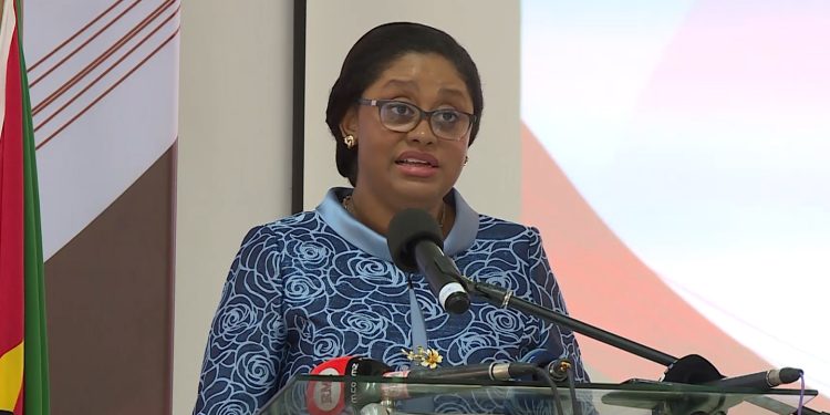 Moçambique contrata Alvarez & Marsal para ajudar a recuperar finanças públicas após críticas do FMI