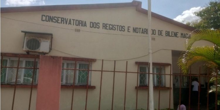 Mozambique Registry Official Accuses Colleagues in Identity Fraud Racket