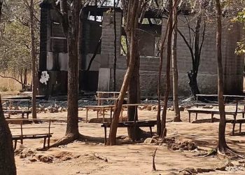 Ataque de insurgentes causa uma morte e deixa rasto de destruição no Niassa