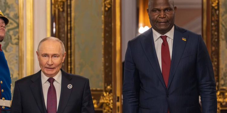Putin e Chapo trocam elogios no seu primeiro encontro em Moscovo